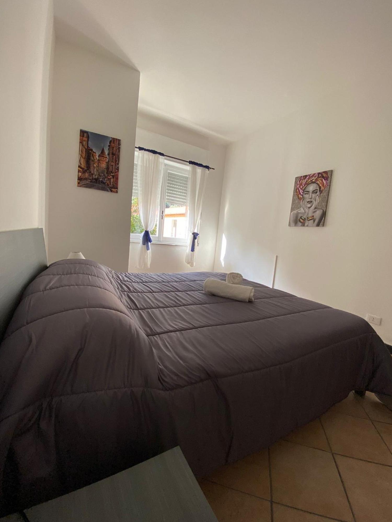 Right Bank House Villa Imperia Exterior photo